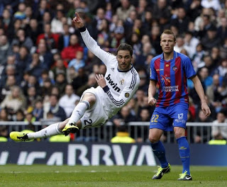 Real Madrid 5-Levante 1-Jornada 30 Liga Española