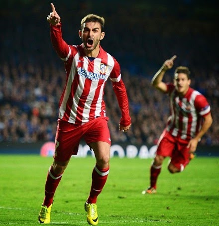 Adrián festeja su gol