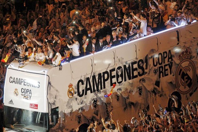 El Real Madid festeja en Cibeles la conquista de la Copa del Rey