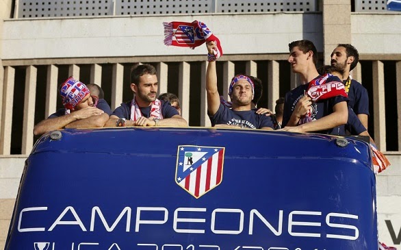 Los festejos del Atlético de Madrid en la Plaza Neptuno. Los campeones de la Liga Española