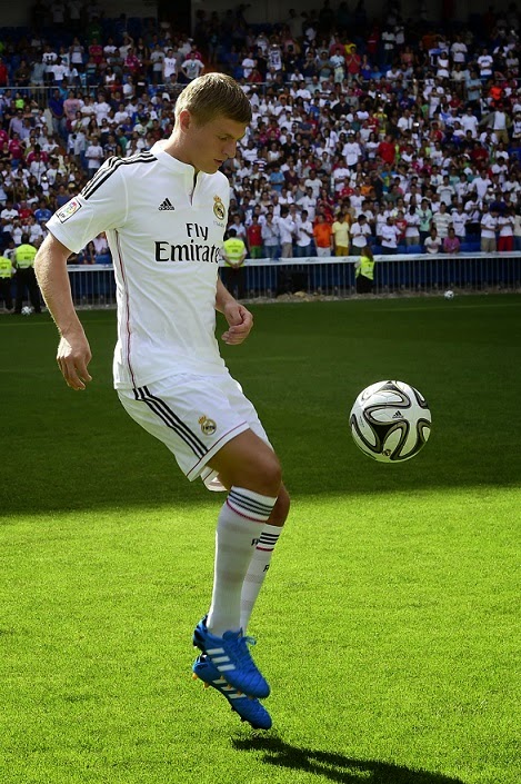 La presentación de Toni Kroos en el Bernabéu real madrid