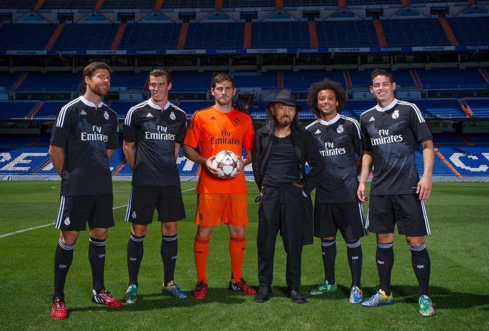 Nueva camiseta negra del Real Madrid para la Champions League diseñador japonés Yohji Yamamoto