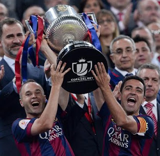 BARCELONA CAMPEÓN DE LA COPA DEL REY 2015 Xavi e Iniesta levantan la Copa del Rey