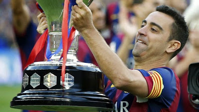 xavi con la copa de liga española