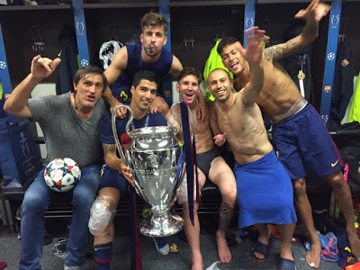 pique messi neymar suarez vestuario barcelona champions 2015