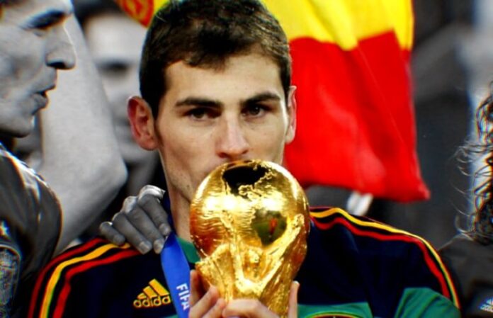 Iker Casillas se retira del fútbol profesional con una emotiva carta Iker Casillas se retira del fútbol profesional con una emotiva carta