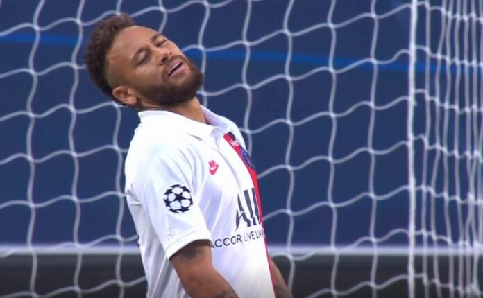 Increíble el gol que se pierde Neymar solo ante el portero Increíble el gol que se pierde Neymar solo ante el portero
