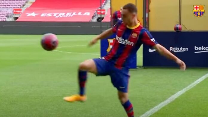 La presentación viral de Sergiño Dest en el Barça