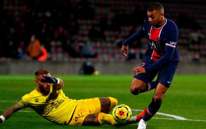 Doblete de Mbappé en el PSG 4-0 Nimes
