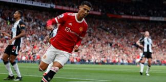 Doblete de Cristiano Ronaldo en su debut en el United Doblete de Cristiano Ronaldo en su debut en el United